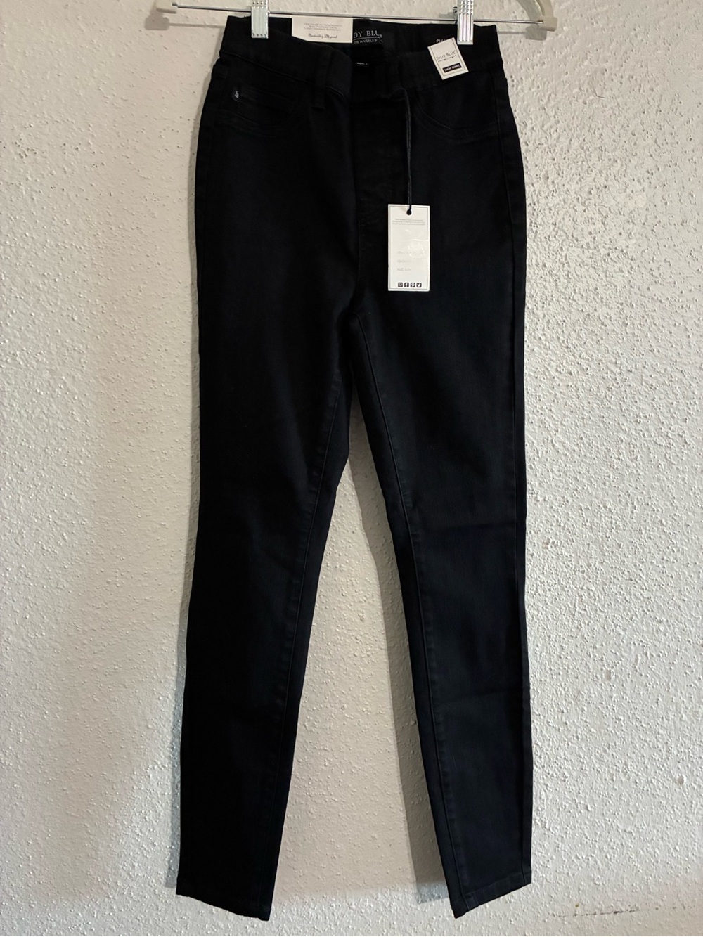NWT Judy Blue pull on skinnies